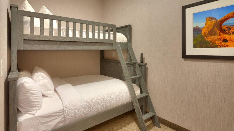 Springhill By Marriott Huntington Orange County Hotel 3*