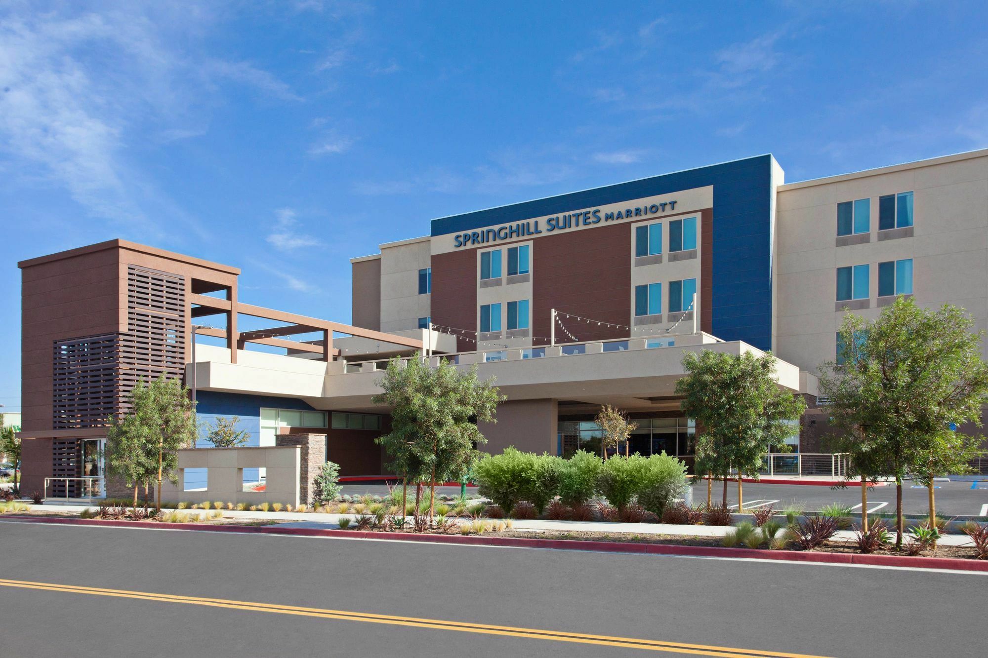 Springhill By Marriott Huntington Orange County 3*
